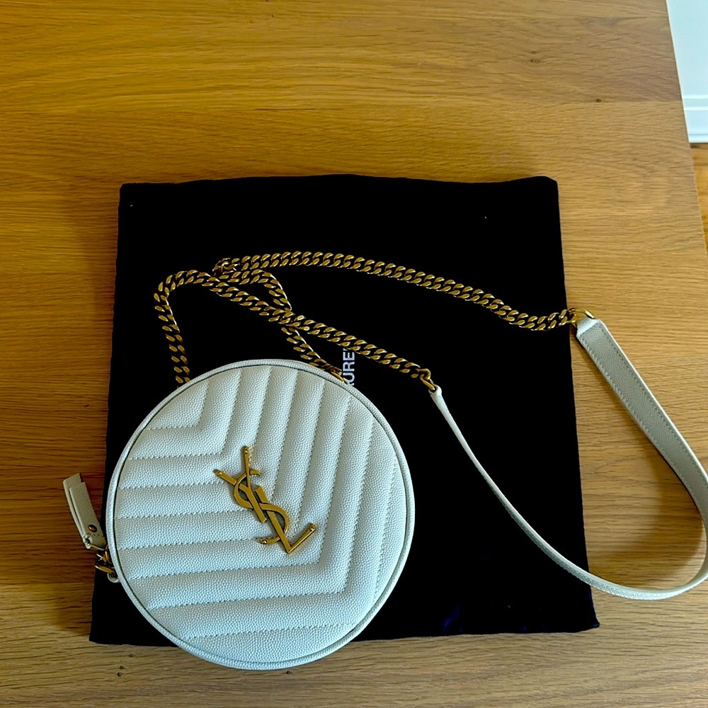 SAINT LAURENT ROUND CAMERA BAG - CHEVRON QUILTED- CREAM LEATHER- NEW CONDITION